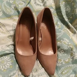 Merona beige pumps